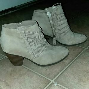 Ankle boots
